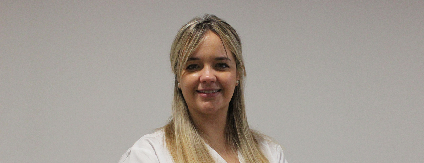 Dentista Alicia Rubio, especialista en estética dental, carillas dentales y tratamientos con ácido hialurónico